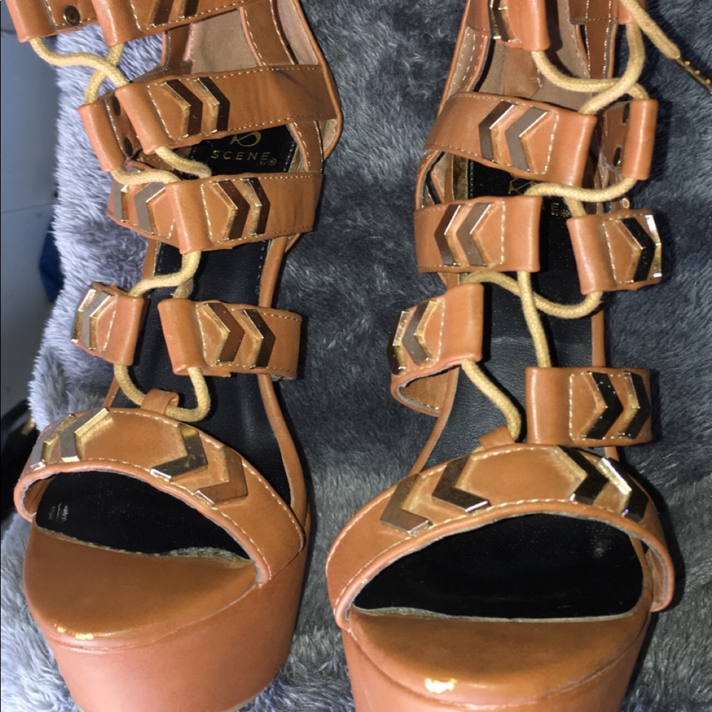 Scene heels